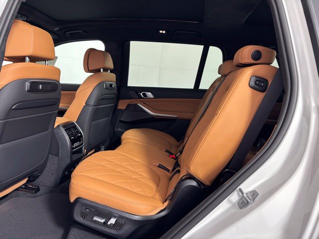 New 2027 BMW X7 xDrive40i w/ M Sport Package AWD/4WD image 14