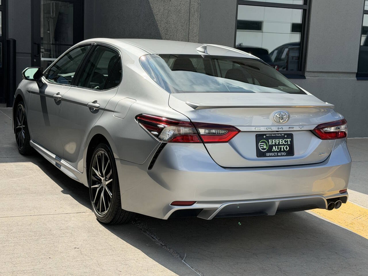 Used 2024 Toyota Camry SE FWD image 9