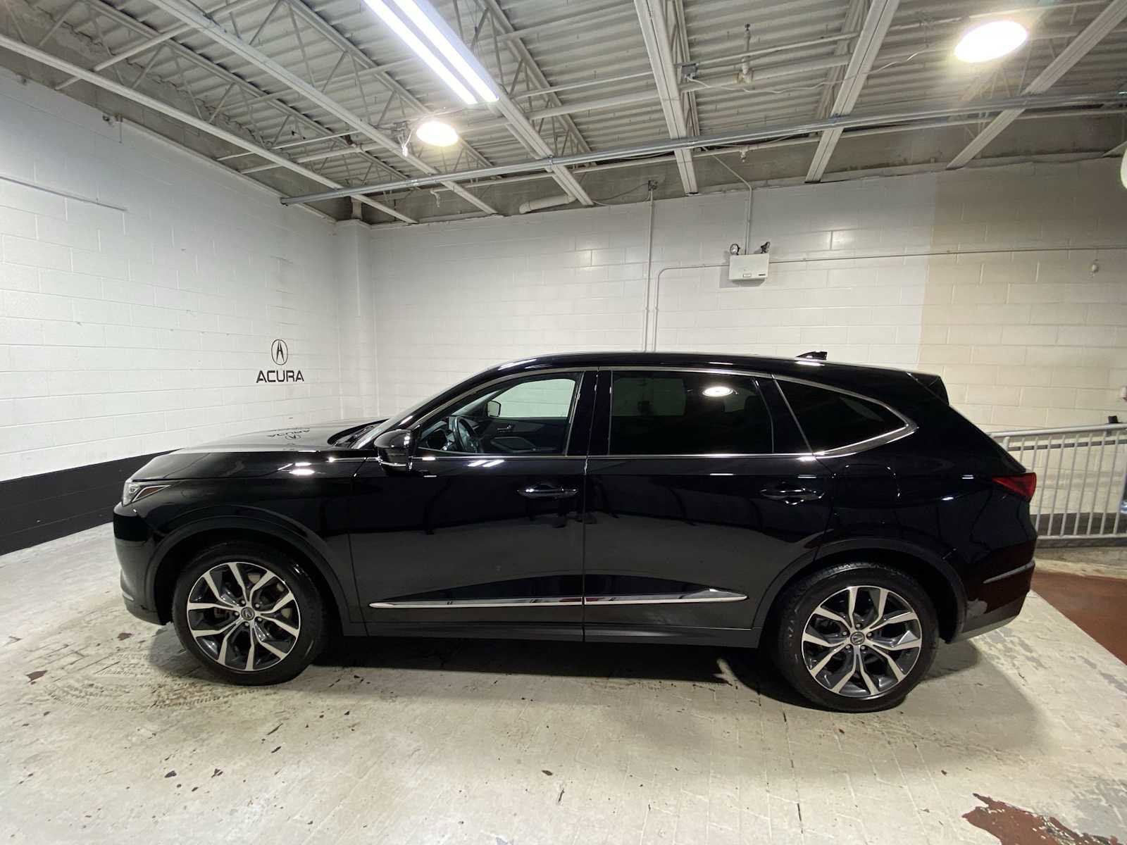 Certified 2023 Acura MDX SH-AWD w/ Technology Package image 3