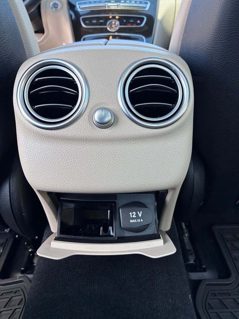 Used 2019 Mercedes-Benz C 300 4MATIC Sedan image 19