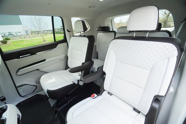 Used 2025 GMC Acadia Denali w/ LPO, Floor Liner Package image 28