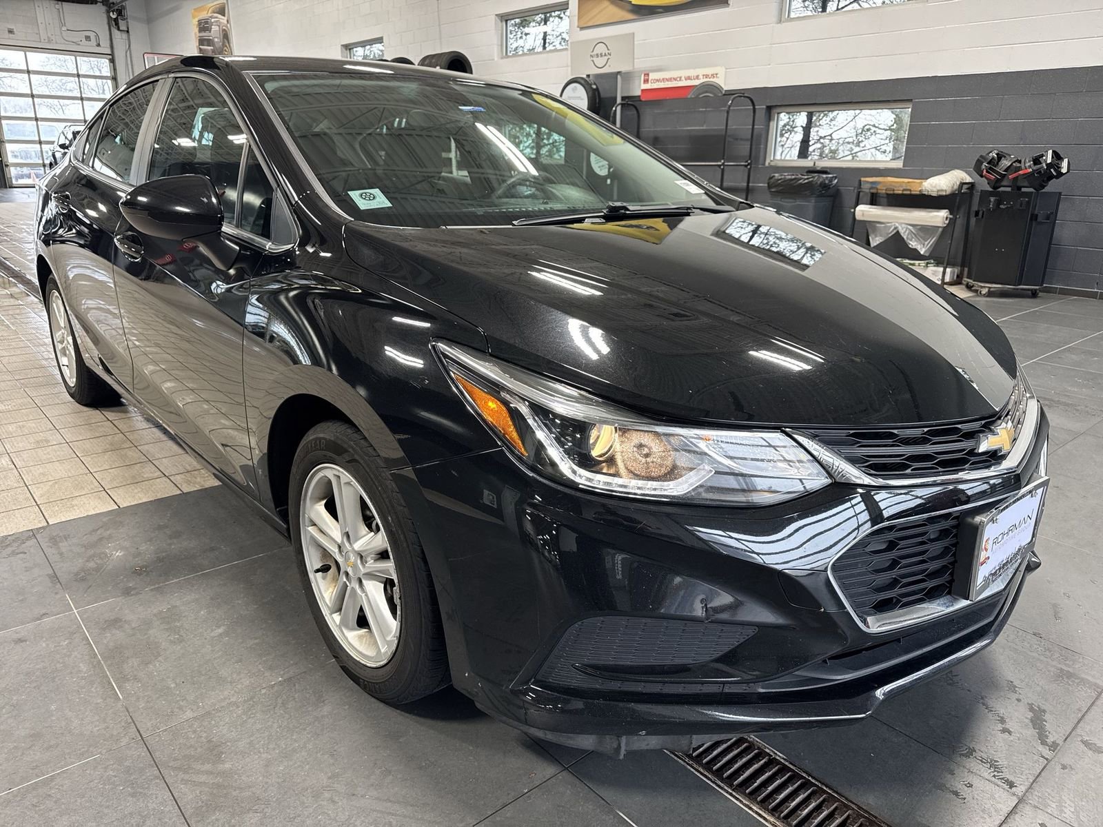 Used 2017 Chevrolet Cruze LT w/ Convenience Package image 10