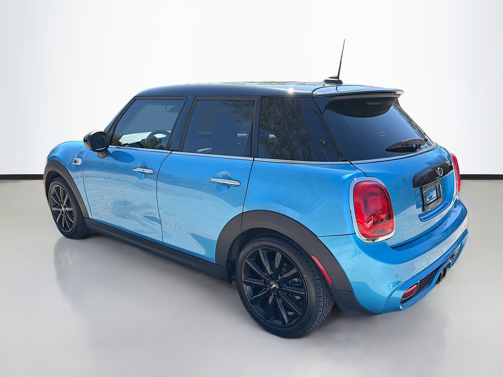 Used 2015 MINI Cooper S image 5