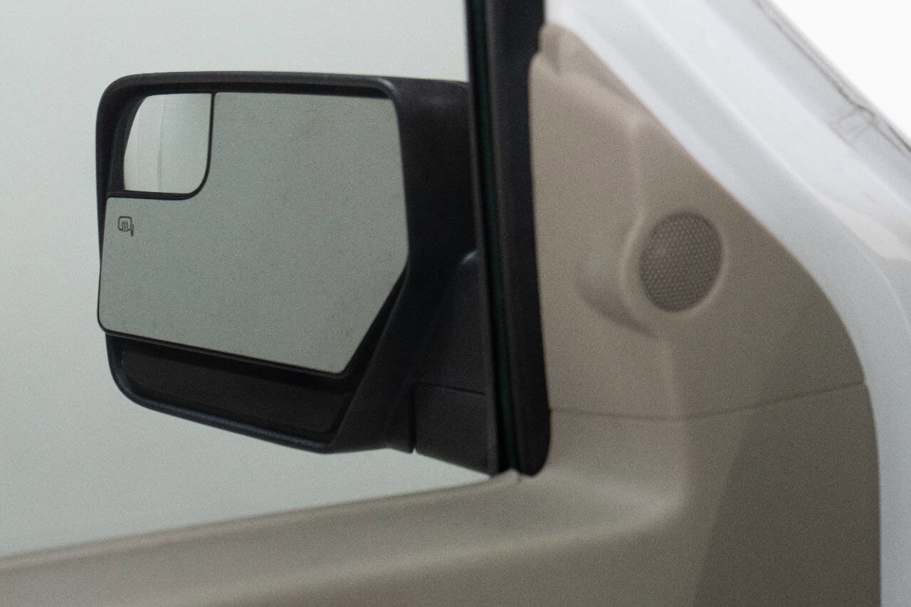 Used 2014 Ford Expedition XL RWD image 13