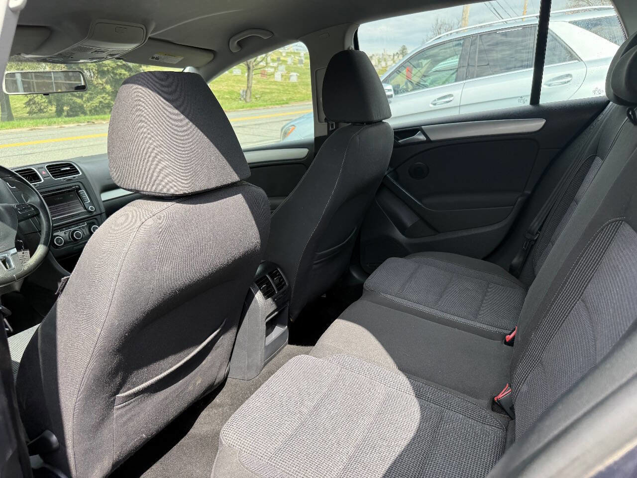 Used 2014 Volkswagen Golf TDI image 19