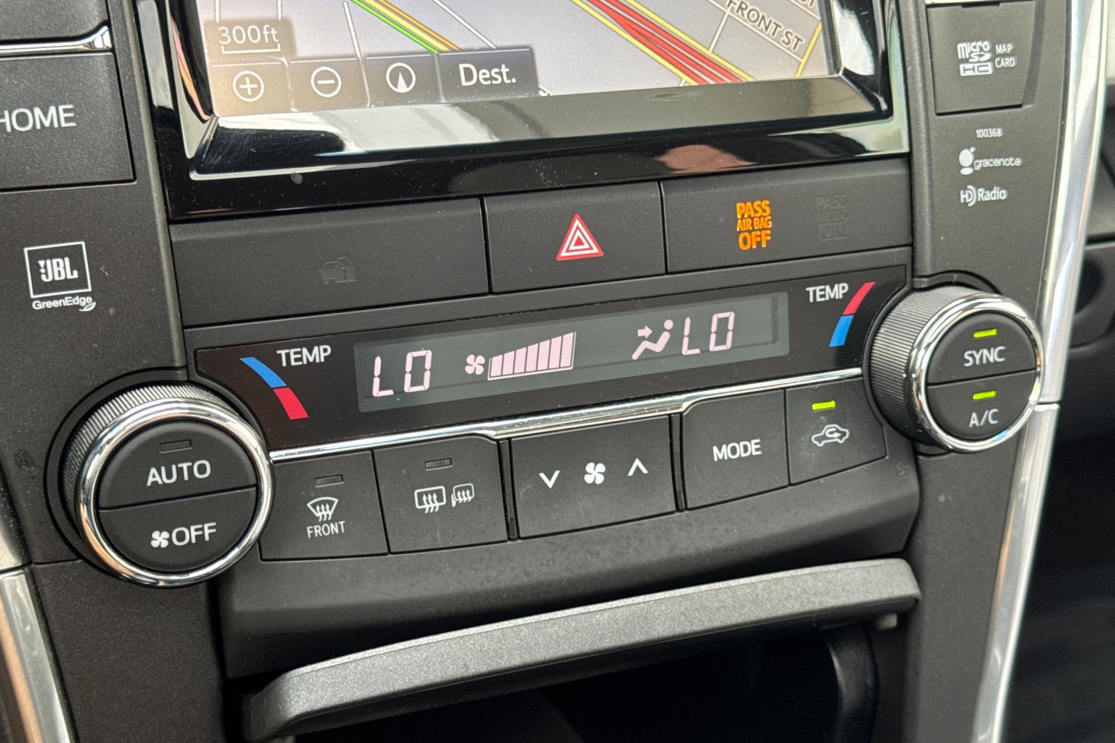 Used 2015 Toyota Camry XSE w/ Advanced Technology Package FWD image 19