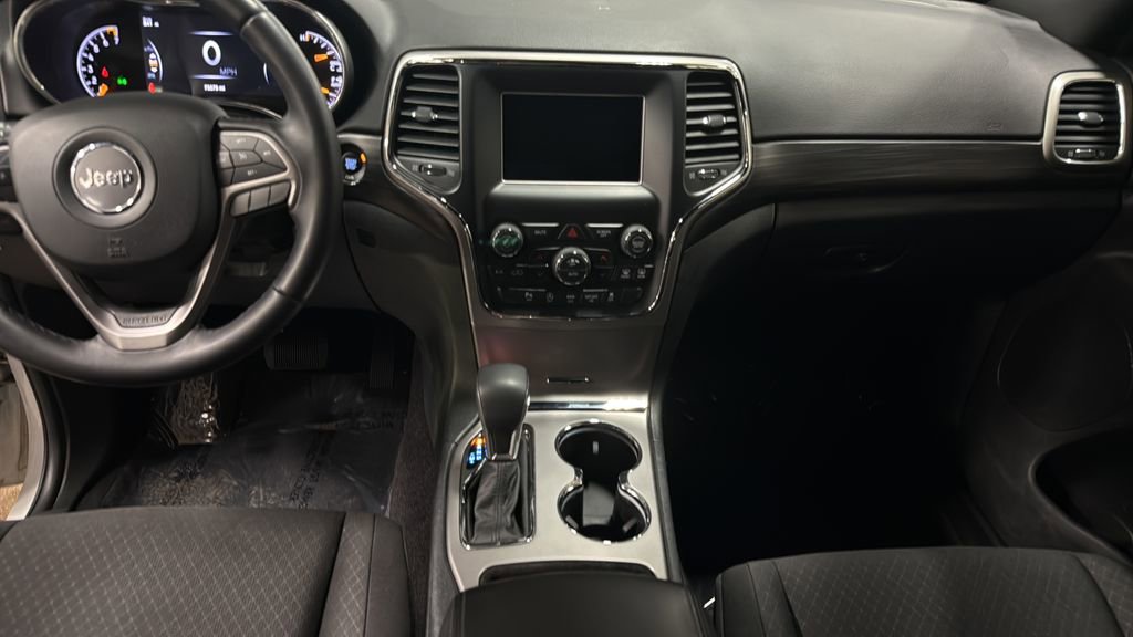 Used 2019 Jeep Grand Cherokee Laredo image 27
