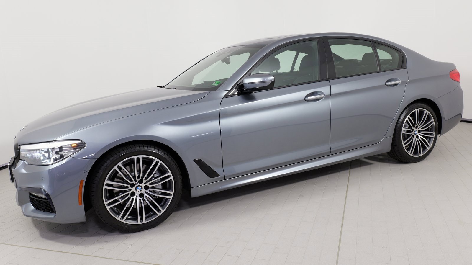 Used 2018 BMW 530i xDrive w/ M Sport Package