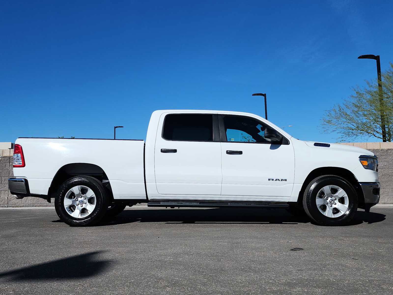 Used 2024 RAM 1500 Big Horn AWD/4WD image 10