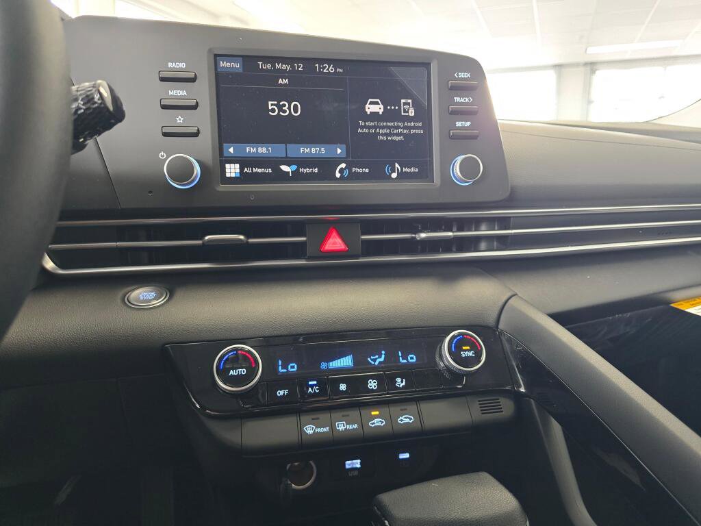 New 2026 Hyundai Elantra Hybrid FWD image 24