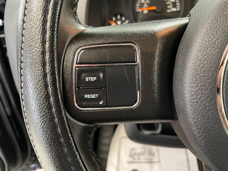 Used 2016 Jeep Patriot Latitude FWD image 11