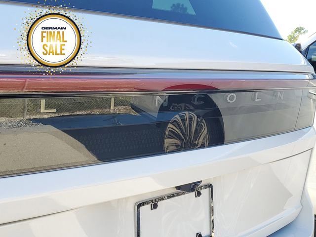 New 2025 Lincoln Navigator Reserve image 14