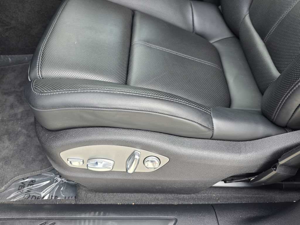 Certified 2026 Porsche Macan AWD/4WD image 23
