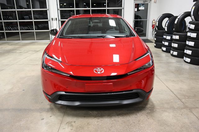 New 2026 Toyota Prius LE image 2