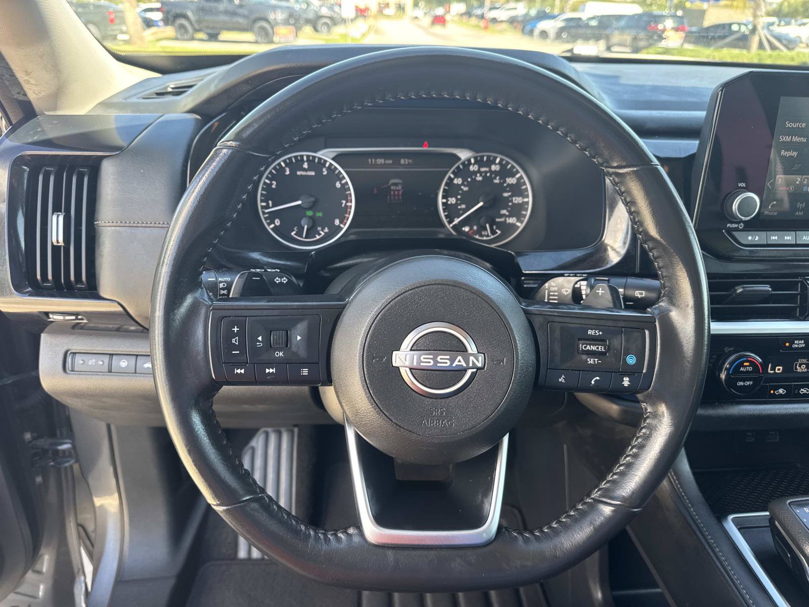 Used 2025 Nissan Pathfinder SV FWD image 21