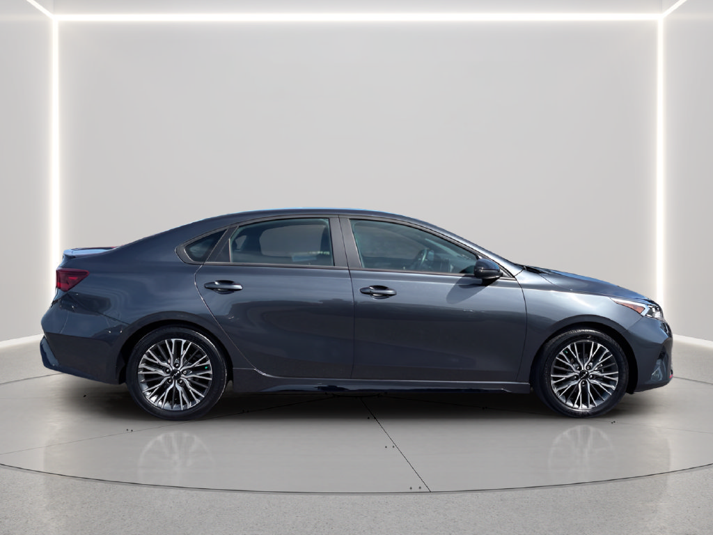 Used 2023 Kia Forte GT-Line w/ GT-Line Technology Package FWD image 5