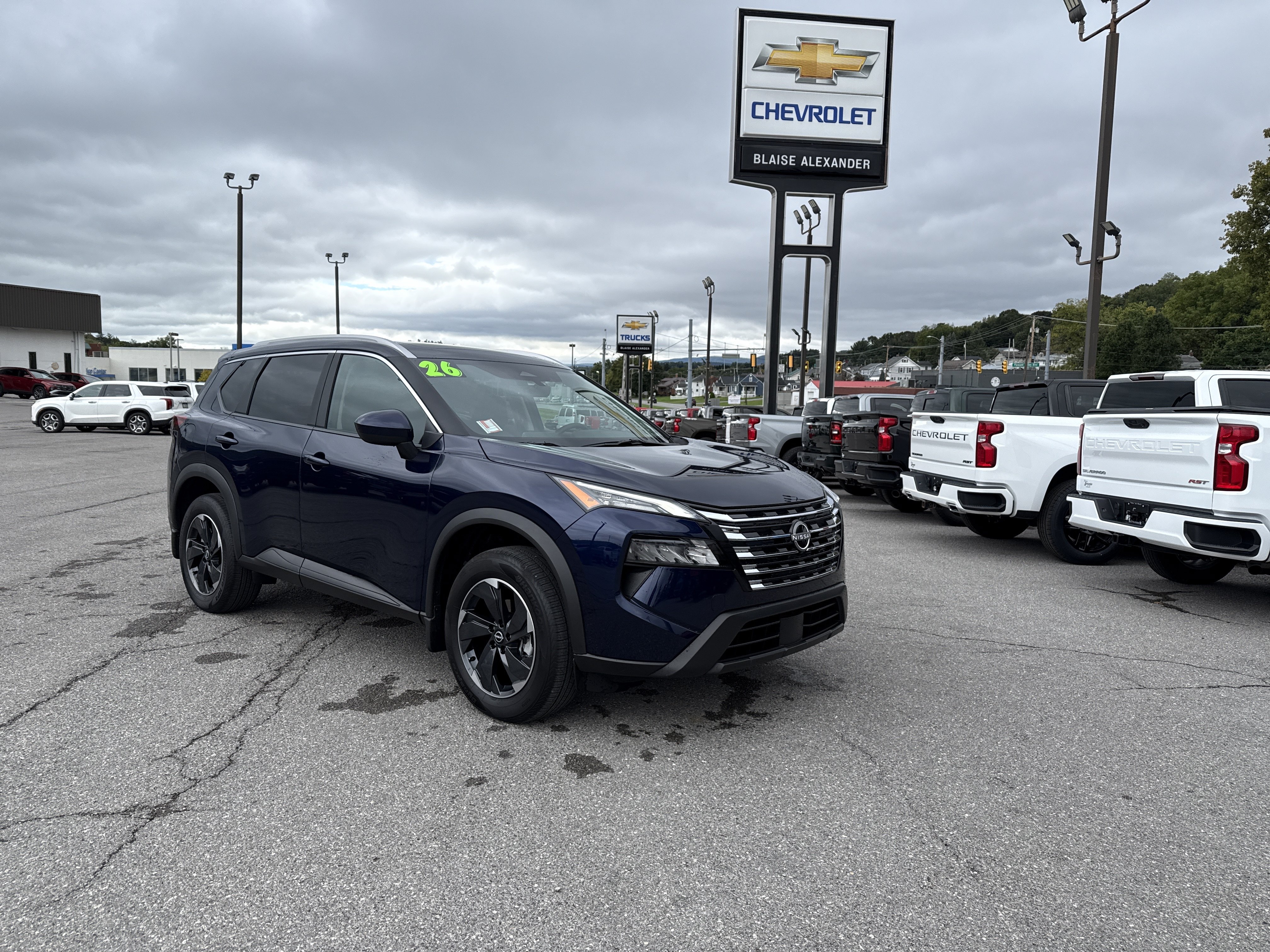 Used 2026 Nissan Rogue SV w/ SV Premium Package