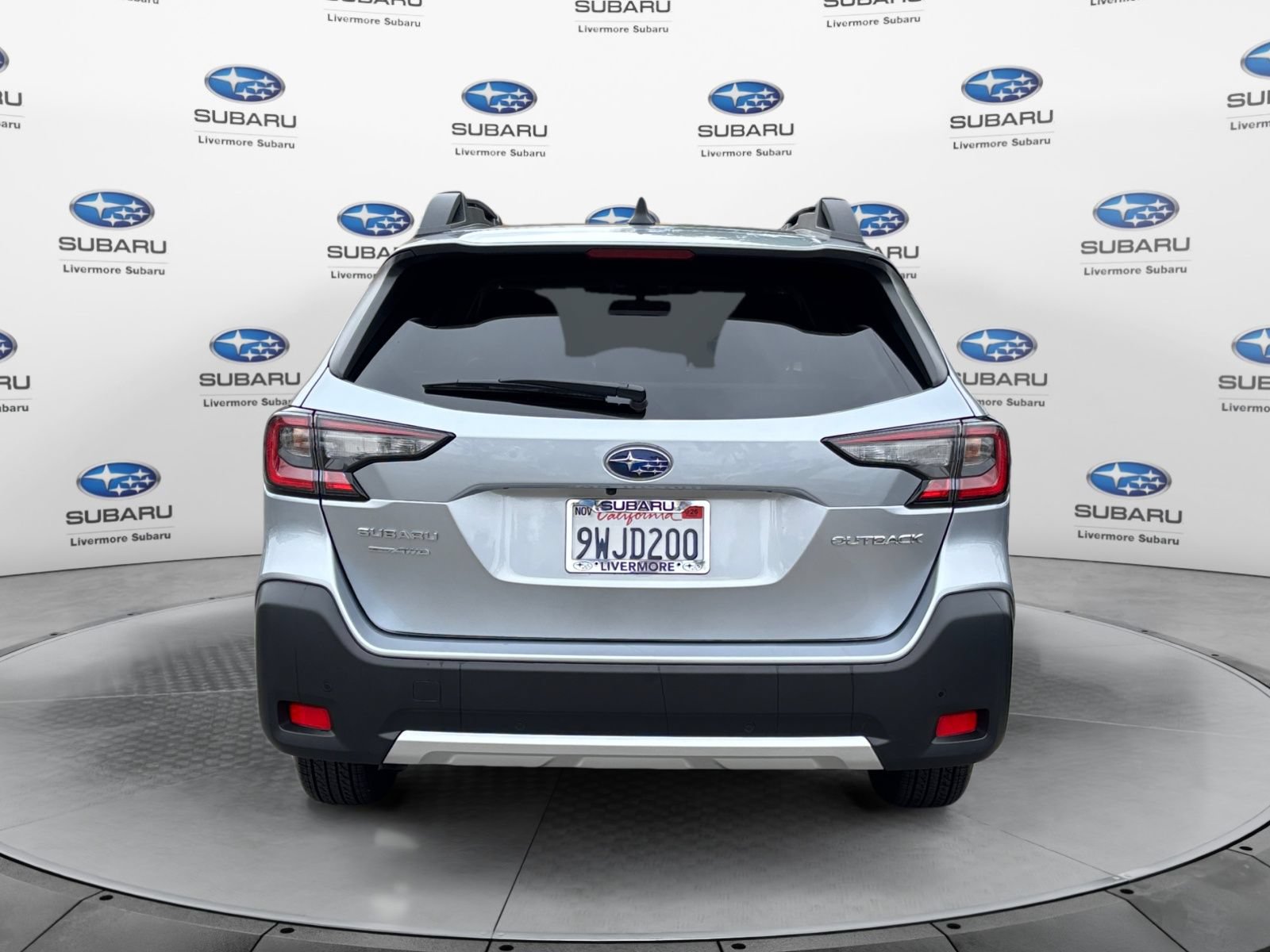 Used 2025 Subaru Outback Limited AWD/4WD image 4