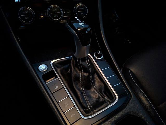 Used 2024 Volkswagen Jetta SE image 11