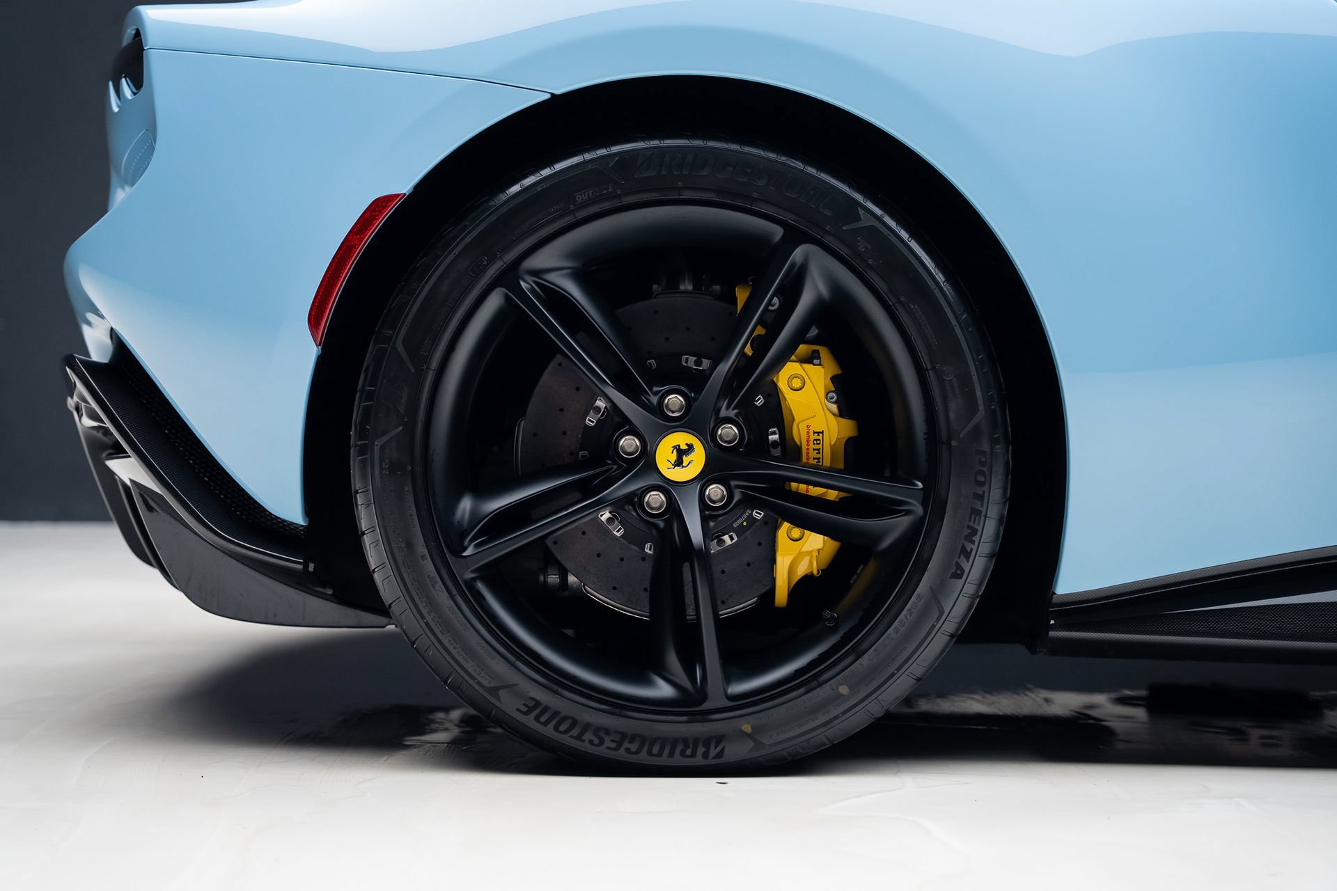 Used 2025 Ferrari 296 GTB RWD image 40