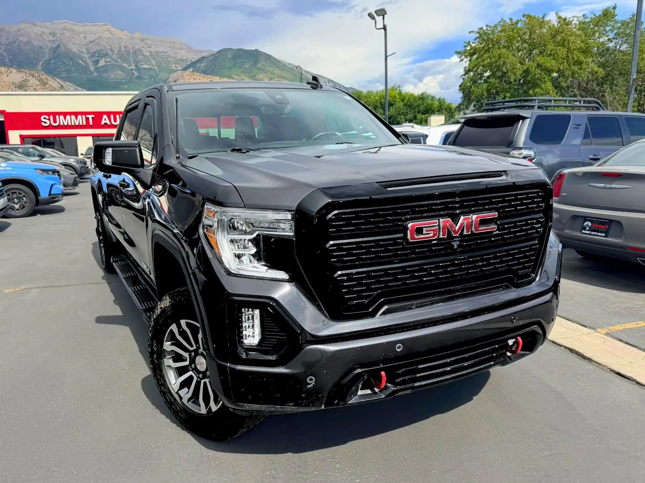Used 2020 GMC Sierra 1500 AT4 w/ AT4 Premium Package AWD/4WD image 2