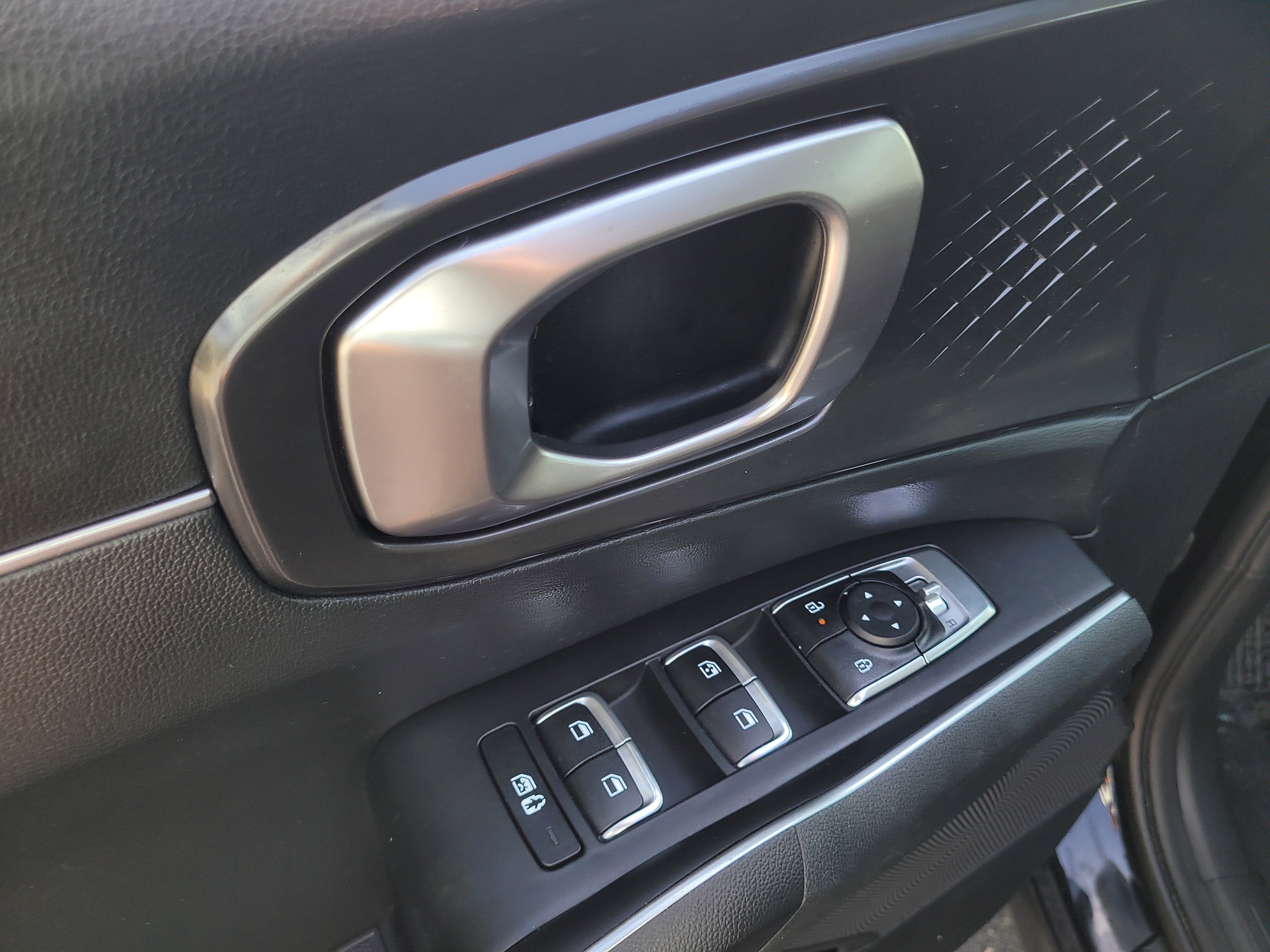 Used 2024 Kia Sorento S FWD image 18