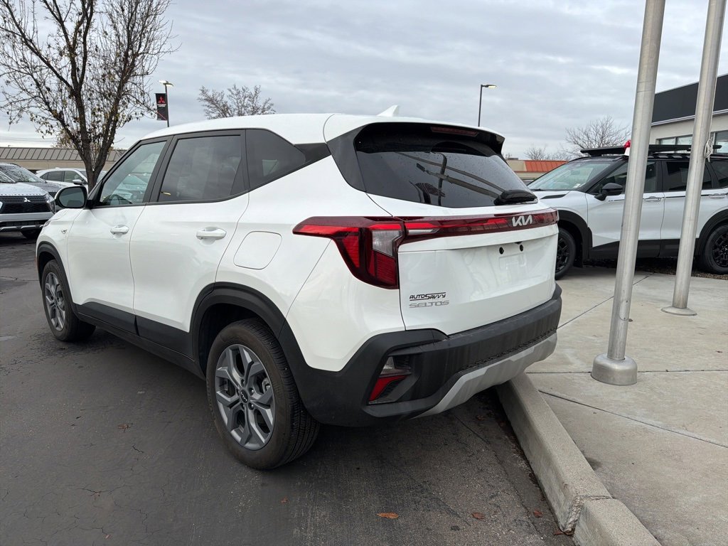 Used 2024 Kia Seltos LX image 3
