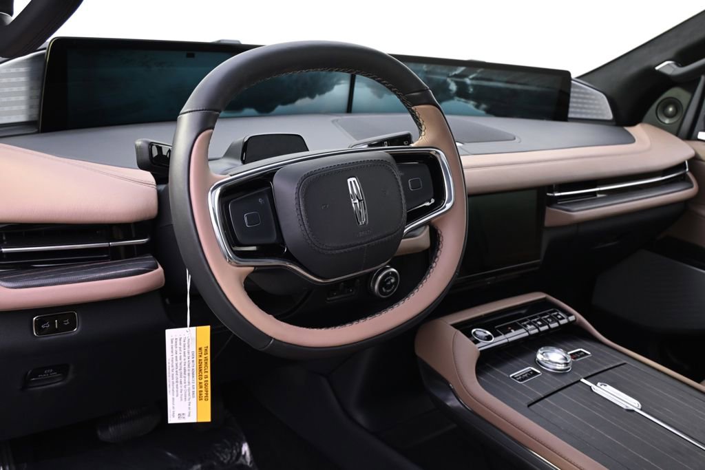 New 2026 Lincoln Navigator L Black Label AWD/4WD image 11