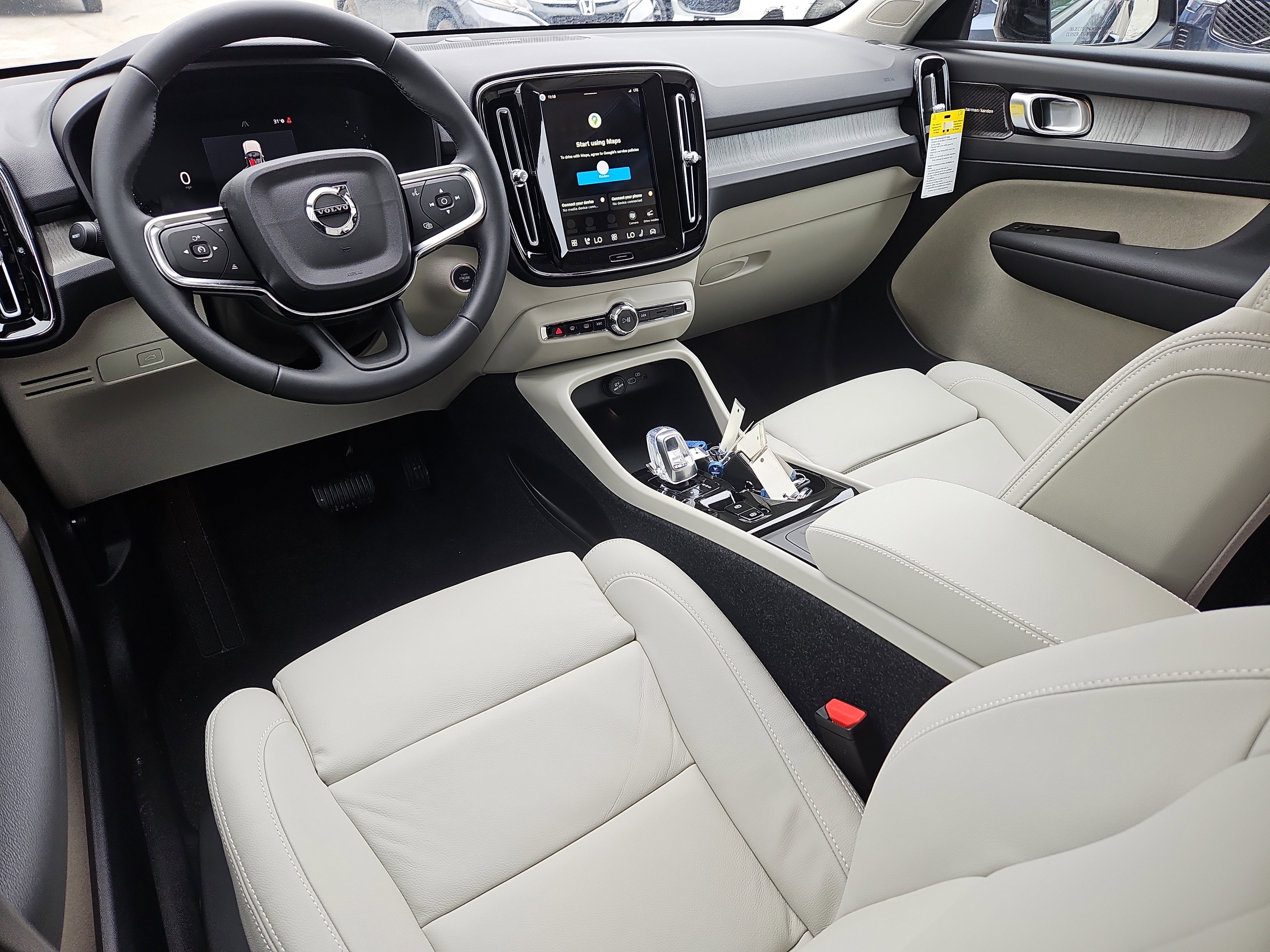 New 2026 Volvo XC40 B5 Ultra w/ Protection Package Premier image 3
