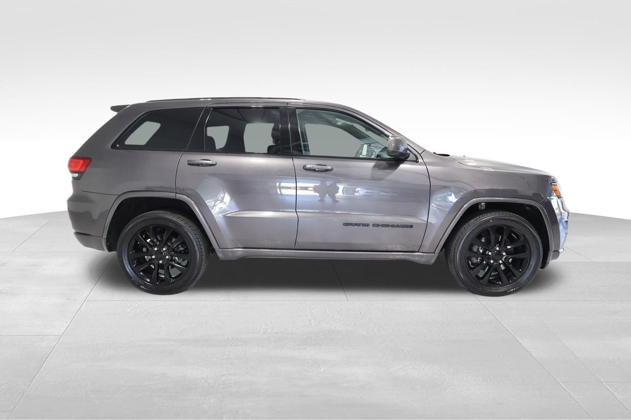 Used 2021 Jeep Grand Cherokee Laredo X RWD image 4