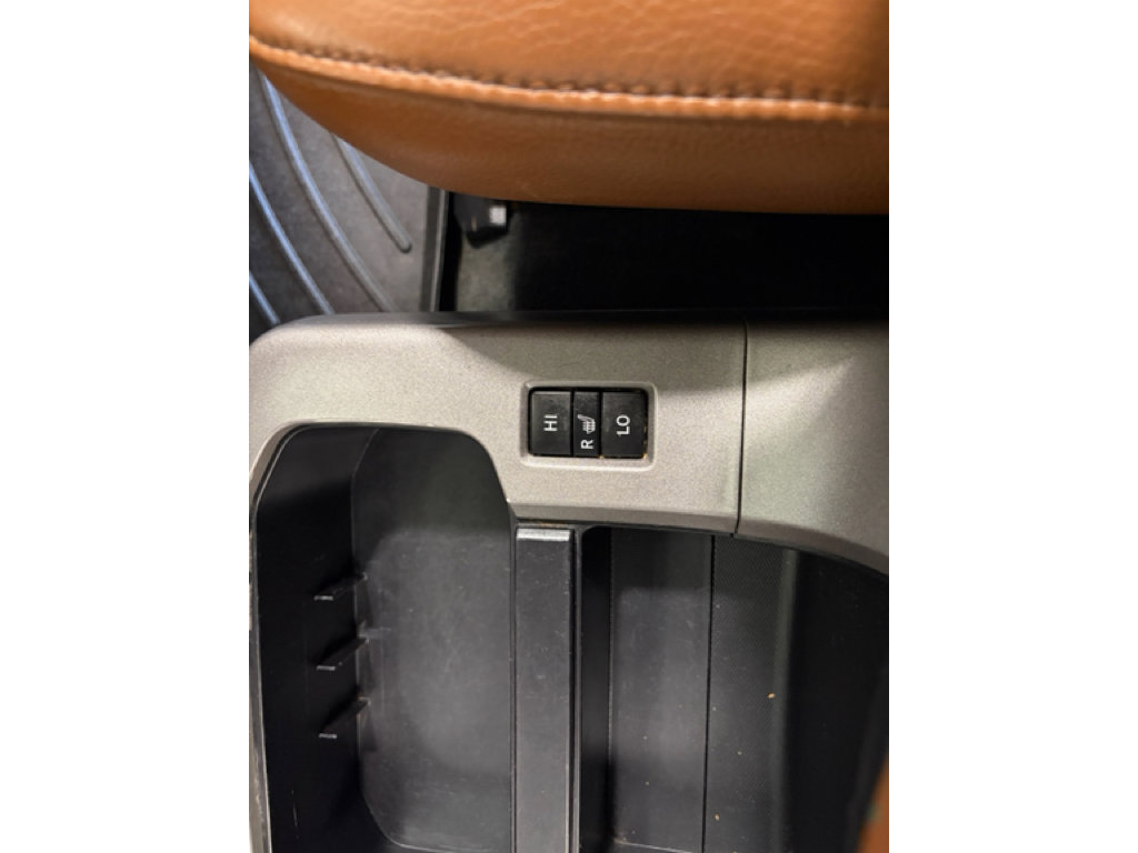Used 2018 Toyota Sequoia Platinum AWD/4WD image 16