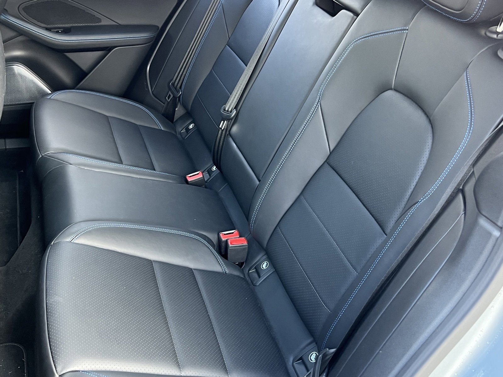 Certified 2025 Porsche Macan Turbo Electric image 17