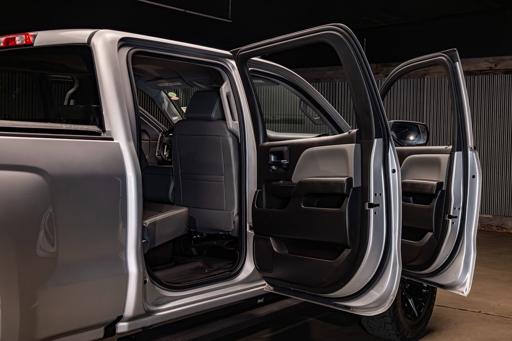 Used 2018 Chevrolet Silverado 1500 Custom w/ Custom Value Package AWD/4WD image 27