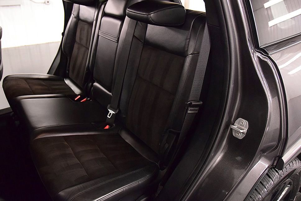 Used 2020 Jeep Grand Cherokee Altitude AWD/4WD image 33