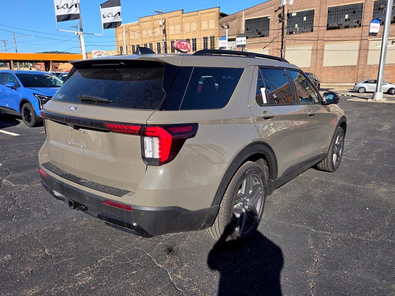 New 2027 Ford Explorer ST-Line w/ Premium Package AWD/4WD image 7