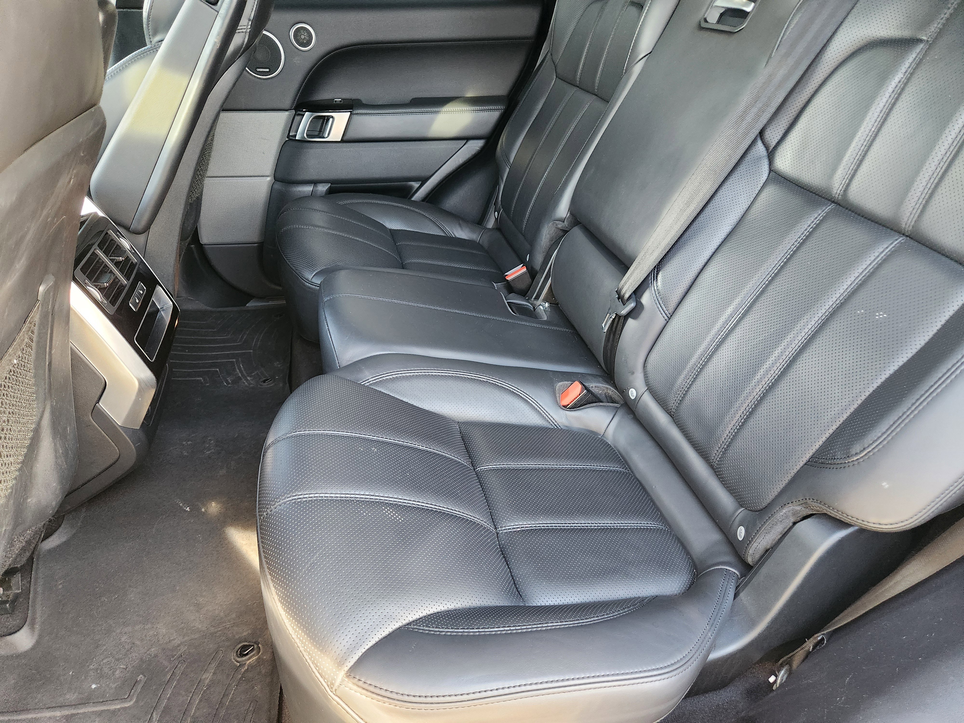 Used 2017 Land Rover Range Rover Sport image 31