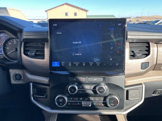 Used 2024 Ford Expedition Limited image 13