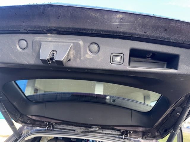 Used 2020 Chevrolet Equinox LT w/ Driver Convenience Package image 18