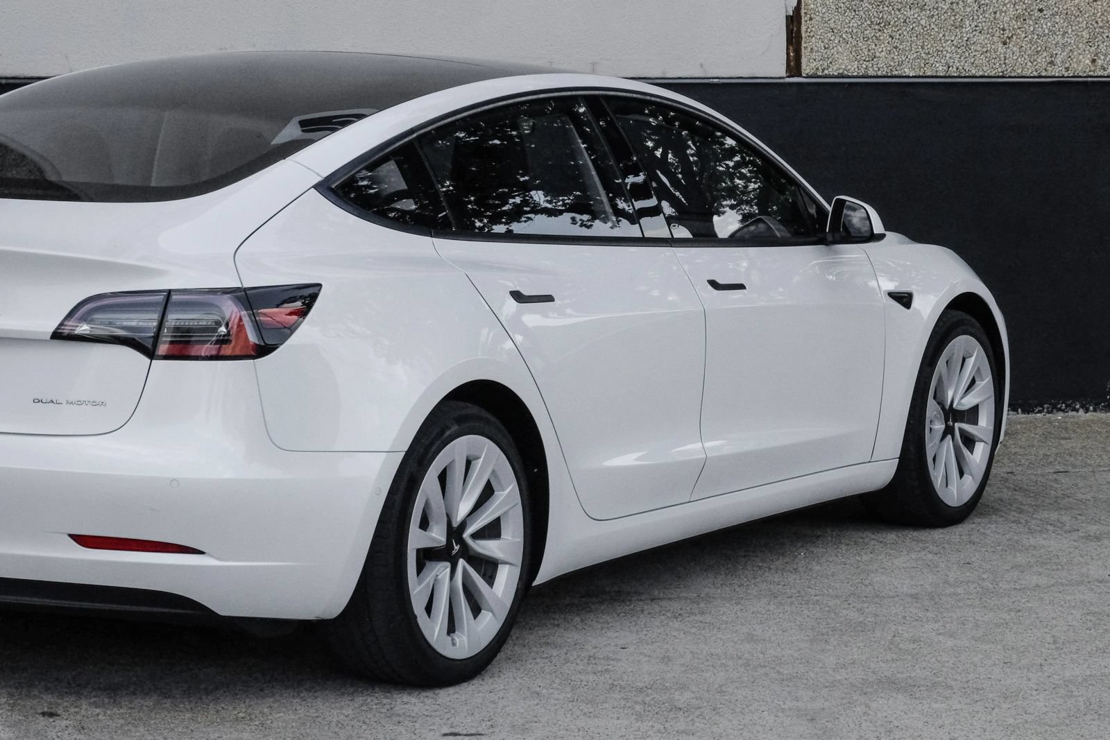 Used 2022 Tesla Model 3 Long Range AWD/4WD image 12