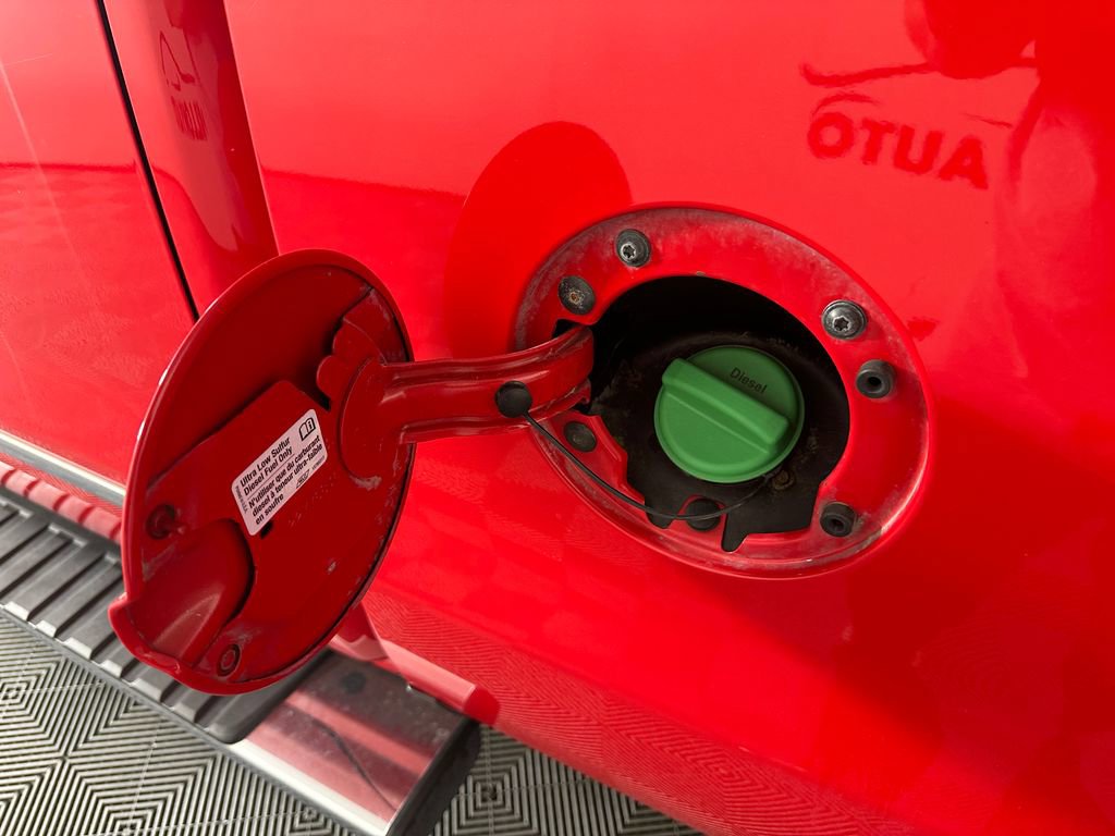 Used 2017 GMC Sierra 2500 SLT w/ Duramax Plus Package image 13