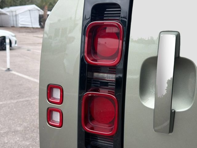 Used 2021 Land Rover Defender 110 S image 10