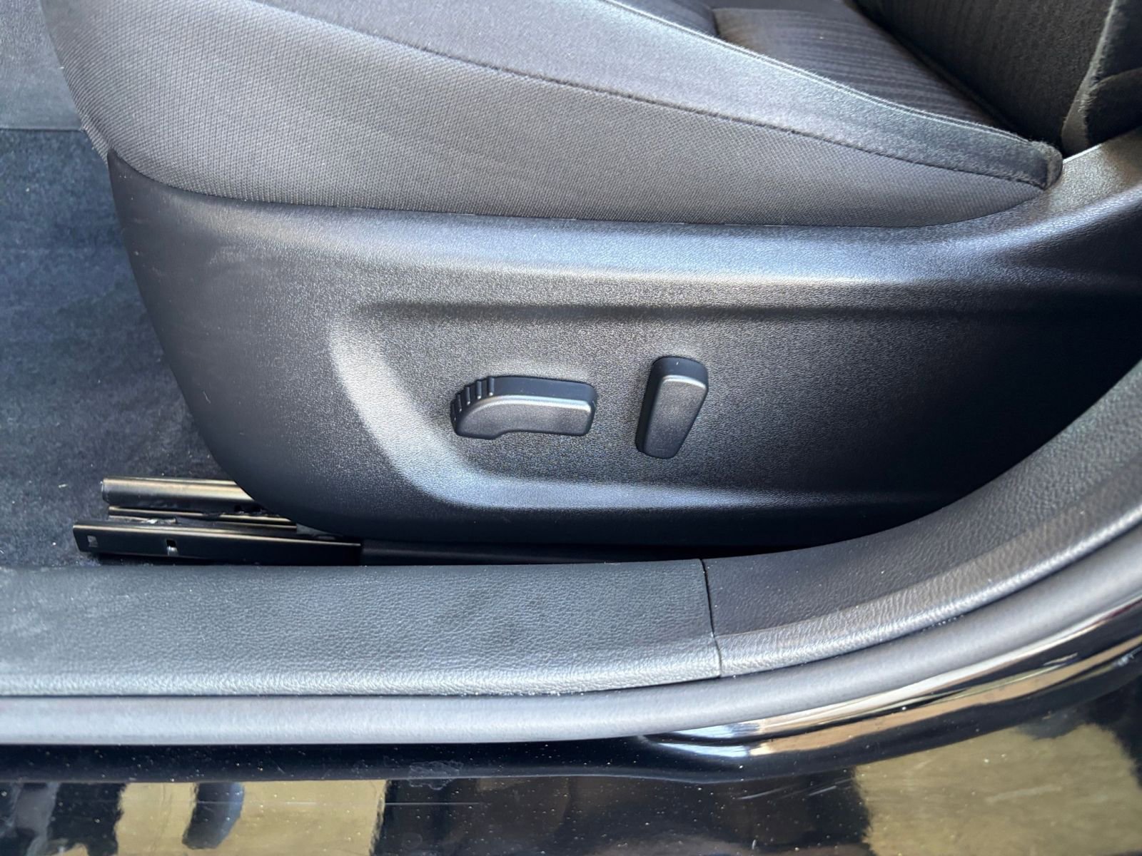 Used 2025 Nissan Altima 2.5 SV FWD image 22