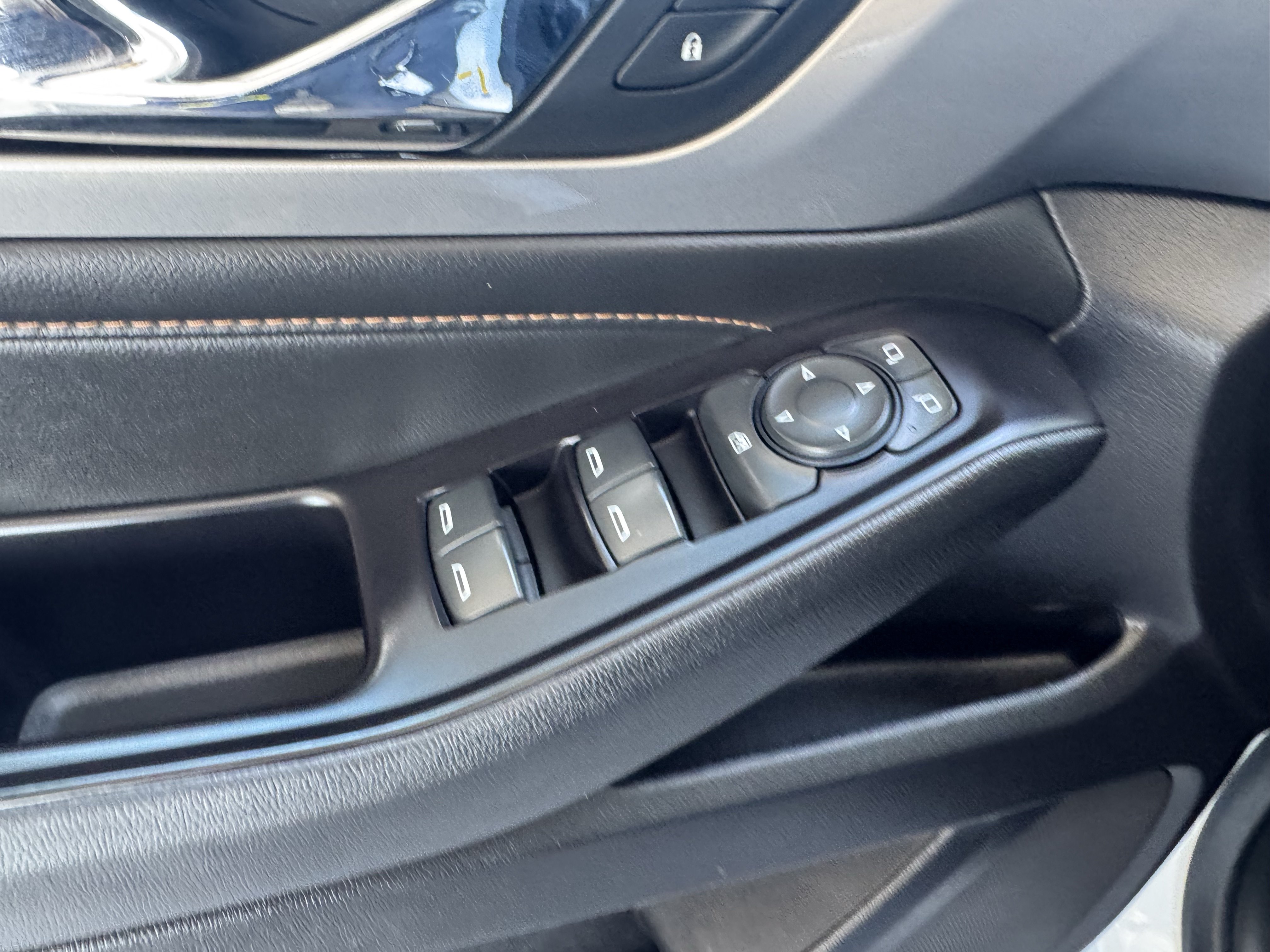 Certified 2019 Chevrolet Traverse LS w/ LPO, Blackout Package FWD image 11