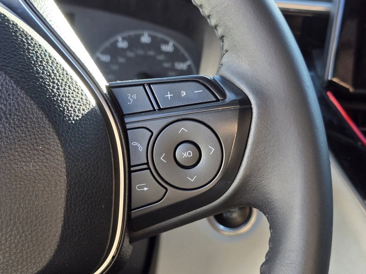 Certified 2024 Toyota Corolla SE image 24