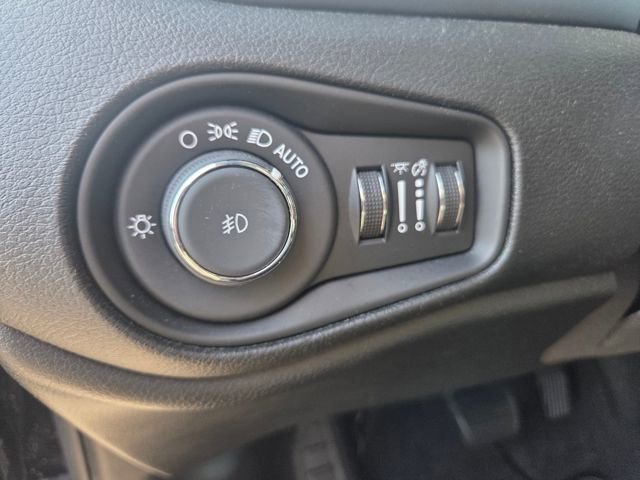 Used 2019 Jeep Renegade Limited w/ Quick Order Package 22P image 8