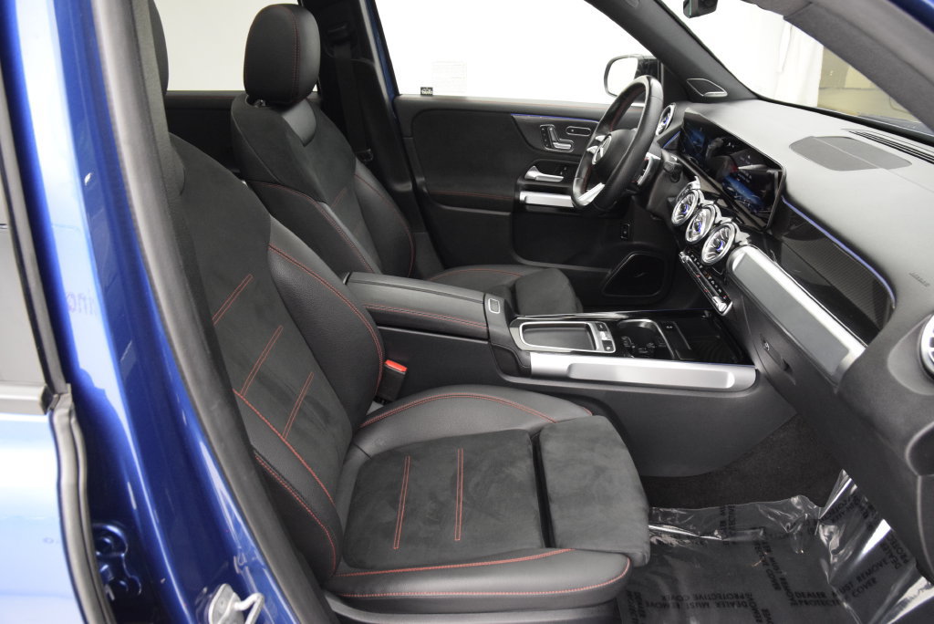 Used 2024 Mercedes-Benz GLB 250 image 16