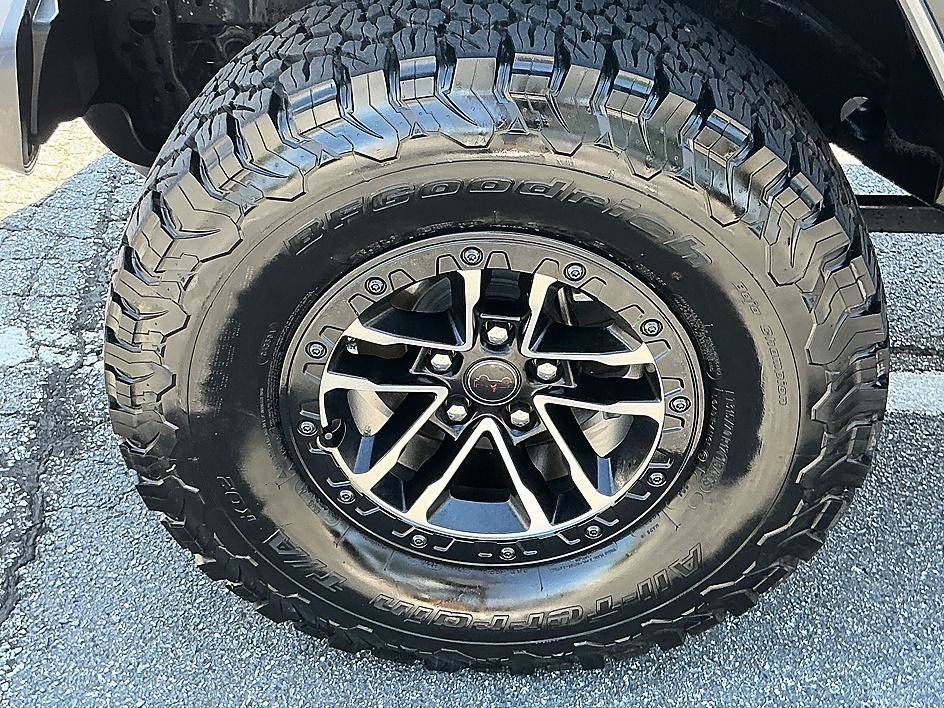 Used 2025 Jeep Wrangler Unlimited Rubicon w/ XTREMEE 35" Tire Package AWD/4WD image 7