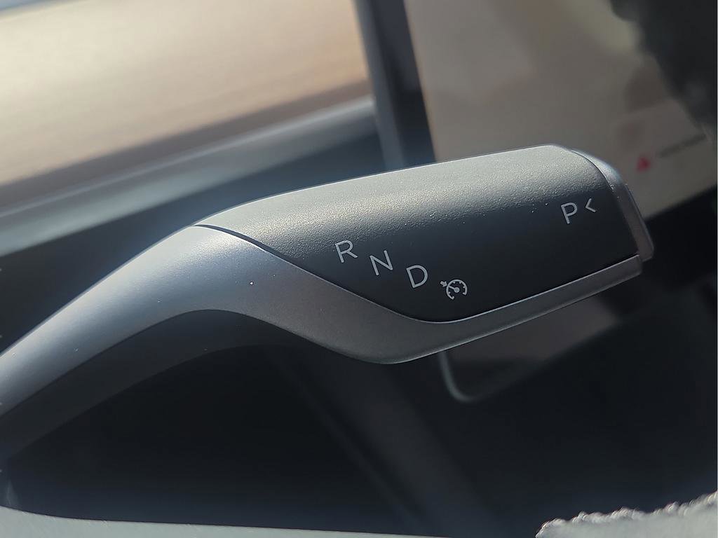 Used 2025 Tesla Model Y Long Range RWD image 20