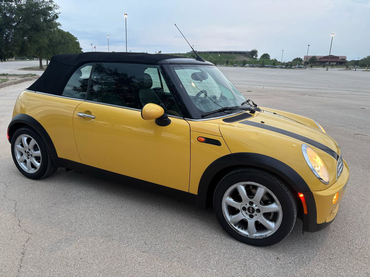 Used 2008 MINI Cooper Convertible FWD image 9