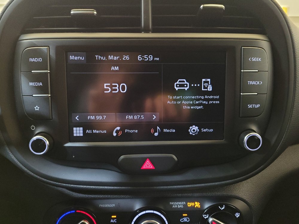 Used 2025 Kia Soul LX w/ LX Technology Package FWD image 25